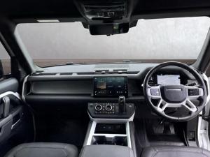 Land Rover Defender 110 D350 X-Dynamic HSE - Image 28