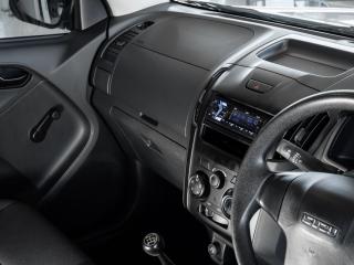 Isuzu D-Max Gen 6 250 single cab Fleetside safety