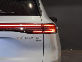 Geely E5 EM-i Apex