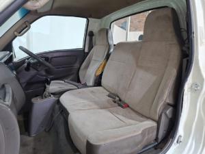 Hyundai H-100 Bakkie 2.6D deck (aircon) - Image 12