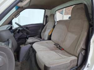 Hyundai H-100 Bakkie 2.6D deck (aircon) - Image 8