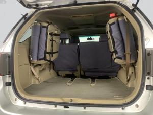 Toyota Fortuner 4.0 V6 automatic - Image 20