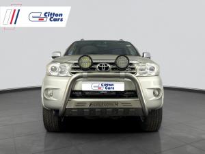 Toyota Fortuner 4.0 V6 automatic - Image 2