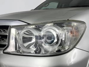 Toyota Fortuner 4.0 V6 automatic - Image 6