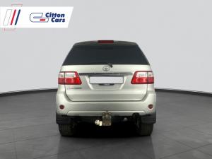 Toyota Fortuner 4.0 V6 automatic - Image 7