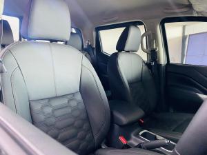 Nissan Navara 2.5DDTi double cab Stealth 4x4 - Image 17