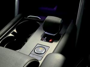 Land Rover Discovery D300 R-Dynamic HSE - Image 17