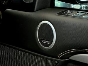Land Rover Discovery D300 R-Dynamic HSE - Image 20