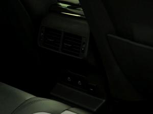 Land Rover Range Rover Velar D200 Dynamic SE - Image 19