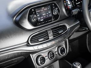 Fiat Tipo hatch 1.4 Life - Image 18