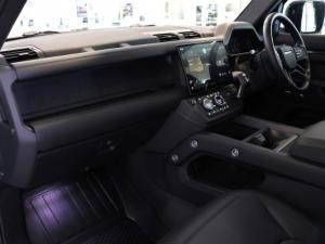 Land Rover Defender 130 D350 X-Dynamic HSE - Image 16