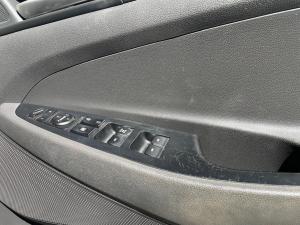 Hyundai Tucson 2.0 Premium auto - Image 8