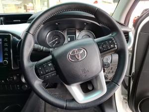 Toyota Hilux 2.8GD-6 double cab Raider auto - Image 8