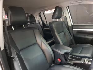 Toyota Hilux 2.8GD-6 double cab Raider auto - Image 12