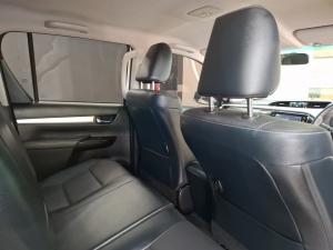 Toyota Hilux 2.8GD-6 double cab Raider auto - Image 13