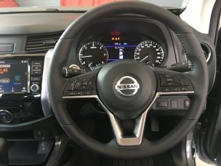 Nissan Navara 2.5DDTi double cab LE Plus