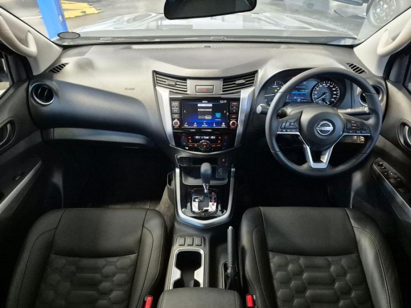 Nissan Navara Navara 2.5DDTi double cab LE Plus