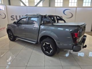 Nissan Navara 2.5DDTi double cab LE Plus