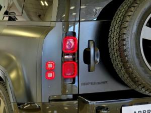 Land Rover Defender 110 D250 X-Dynamic SE - Image 10