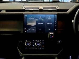 Land Rover Defender 110 D250 X-Dynamic SE - Image 30