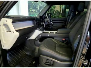 Land Rover Defender 110 D250 X-Dynamic SE - Image 32