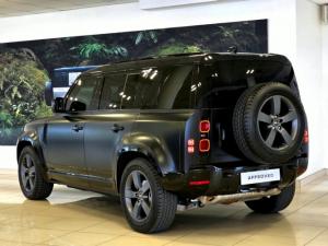 Land Rover Defender 110 D250 X-Dynamic SE - Image 8
