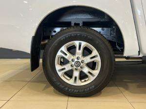 Nissan Navara 2.5DDTi double cab SE Plus manual - Image 5