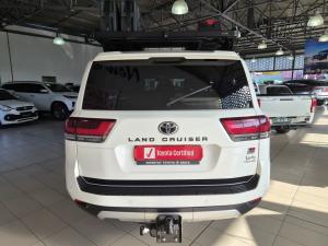 Toyota Land Cruiser 300 3.3D GR-Sport - Image 5