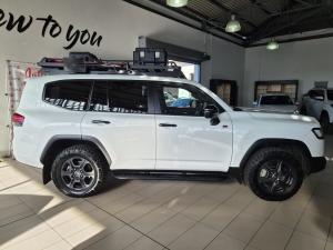 Toyota Land Cruiser 300 3.3D GR-Sport - Image 3