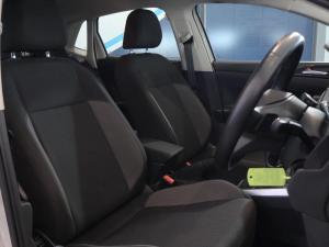 Volkswagen Polo hatch 1.0TSI Life auto - Image 15