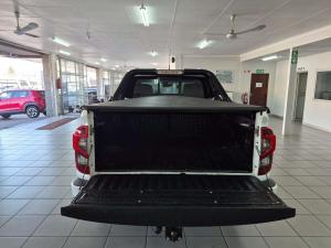 Nissan Navara 2.5DDTI LE/LE Plus 4X4 automatic D/C - Image 12
