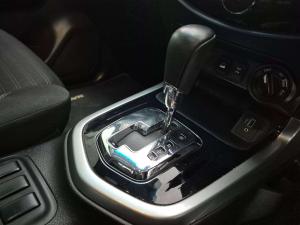 Nissan Navara 2.5DDTI LE/LE Plus 4X4 automatic D/C - Image 18