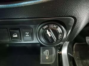 Nissan Navara 2.5DDTI LE/LE Plus 4X4 automatic D/C - Image 19