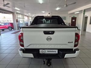 Nissan Navara 2.5DDTI LE/LE Plus 4X4 automatic D/C - Image 6