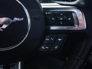Ford Mustang 5.0 GT fastback - Image 20