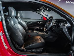 Ford Mustang 5.0 GT fastback - Image 26