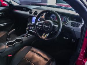 Ford Mustang 5.0 GT fastback - Image 4