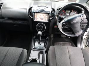 Isuzu D-Max 300 3.0TD double cab LX auto - Image 9