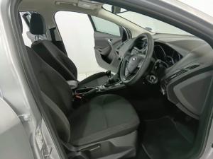 Ford Focus sedan 1.0T Trend - Image 10