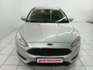 Ford Focus sedan 1.0T Trend - Image 2