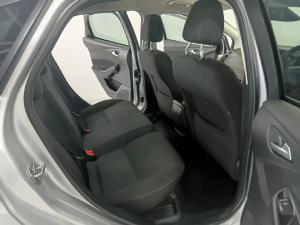 Ford Focus sedan 1.0T Trend - Image 9