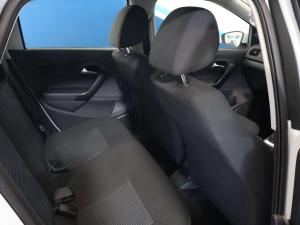 Volkswagen Polo Vivo hatch 1.6 Comfortline auto - Image 12