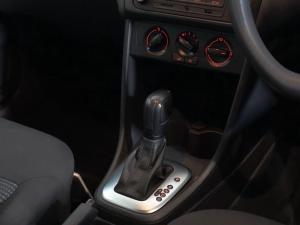 Volkswagen Polo Vivo hatch 1.6 Comfortline auto - Image 13