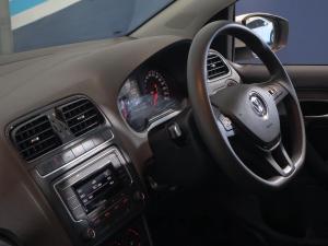 Volkswagen Polo Vivo hatch 1.6 Comfortline auto - Image 19