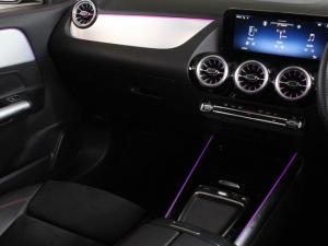 Mercedes-Benz GLA GLA200 Progressive - Image 11