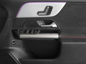 Mercedes-Benz GLA GLA200 Progressive - Image 14