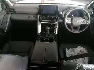 Toyota Land Cruiser 300 3.3D GX-R