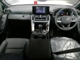 Toyota Land Cruiser 300 3.3D GX-R