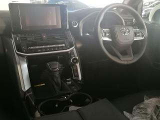 Toyota Land Cruiser 300 3.3D GX-R