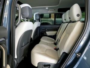 Land Rover Defender 110 D350 X-Dynamic HSE - Image 11